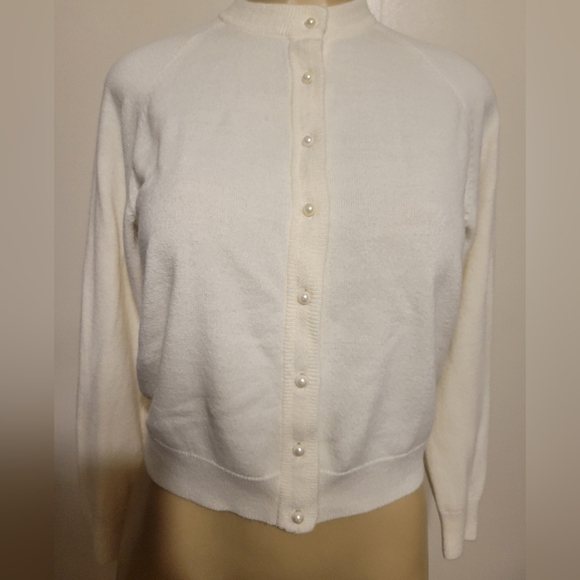 Laura Scott  Women's Button Up Sweater Petite - Picture 2 of 4